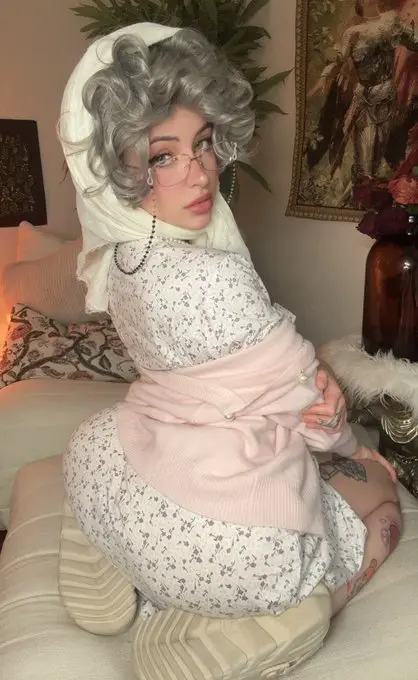 tfmqimav (18) female from US - sexting partner