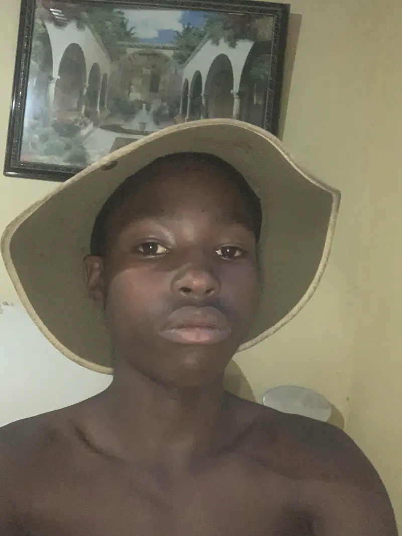 thero1536 (18) male from BW - sexting partner