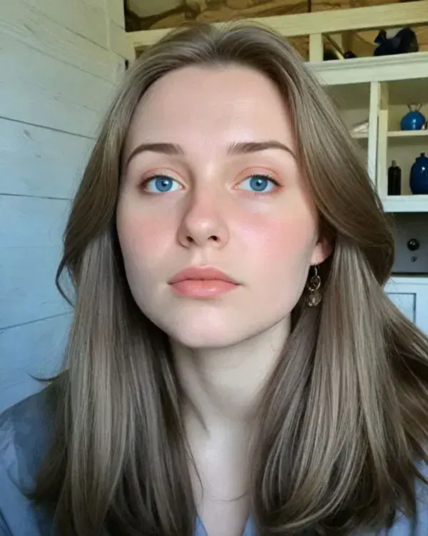 tidin26297 (18) female from CH - sexting partner