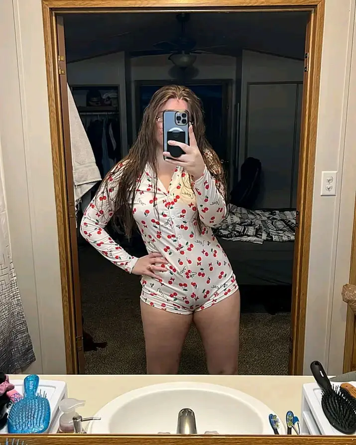 tifodi4552 (18) female from US - sexting partner