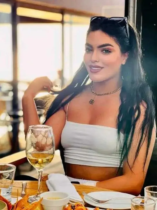 tilyse (25) female from CA - sexting partner