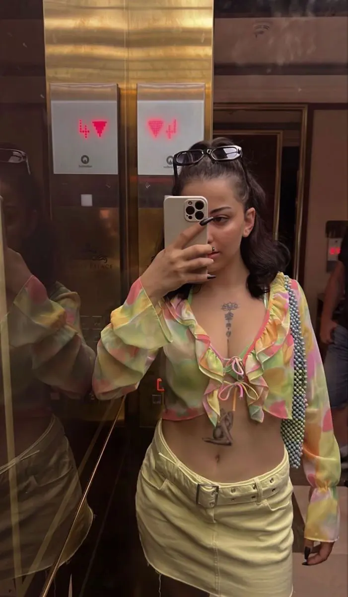 tipitseat (18) female from US - sexting partner