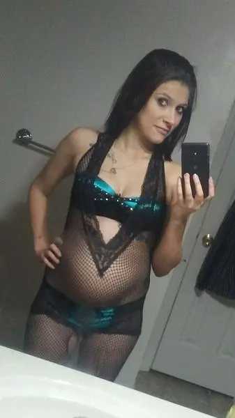 tirupavo (26) female from US - sexting partner