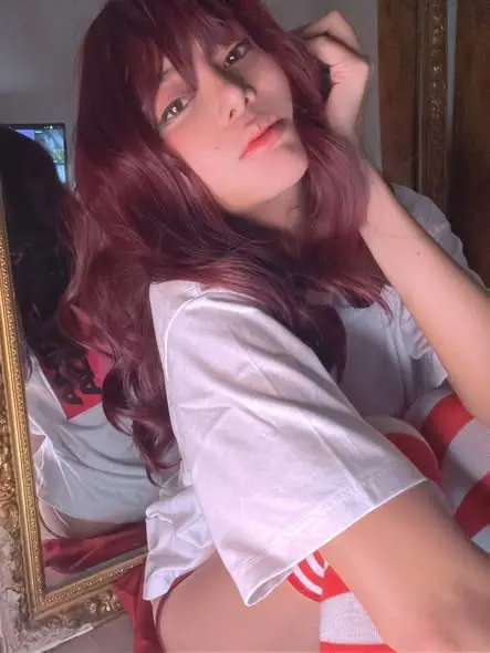 tiwoguzu (18) female from DE - sexting partner