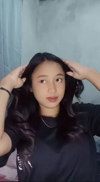 tixox31888 (18) female from GB - sexting partner