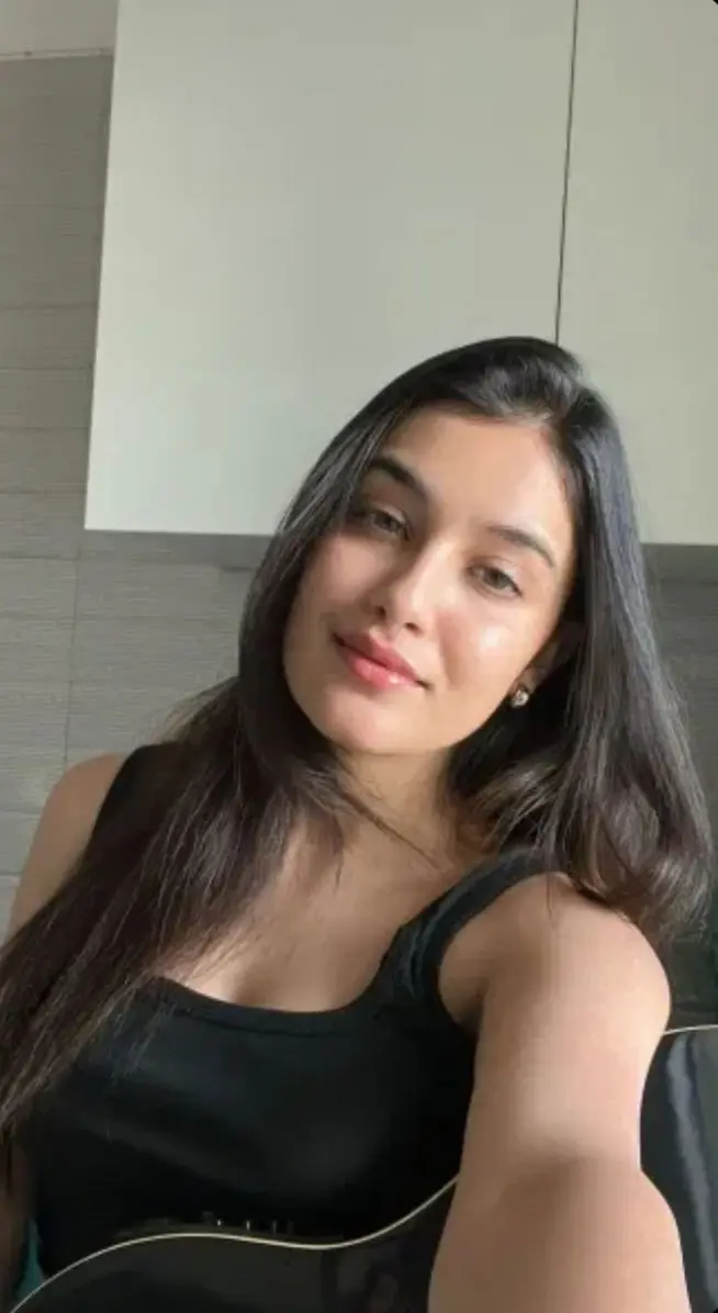 tomired (18) female from US - sexting partner