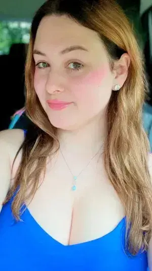 totada2206 (21) female from US - sexting partner