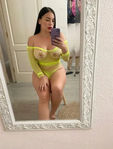 totago1292 (18) female from GB - sexting partner