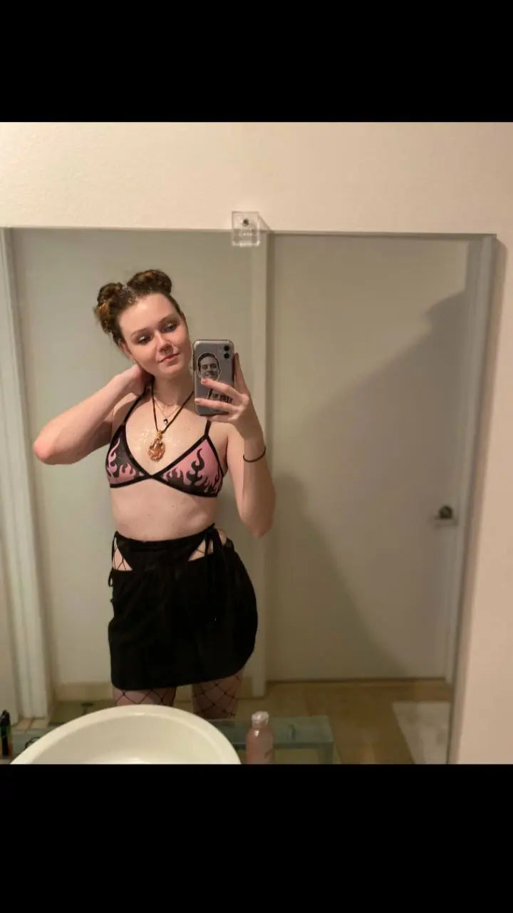 tovetef508 (25) female from CA - sexting partner