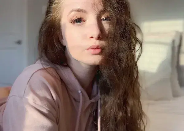 toxoje7897 (18) female from US - sexting partner