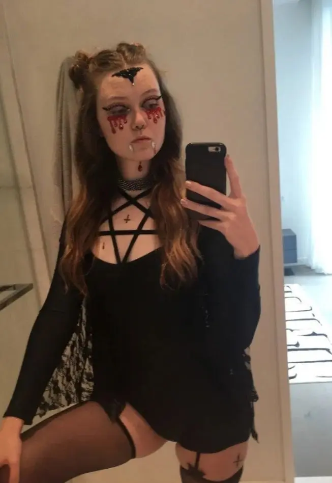 toyxyhu (21) female from US - sexting partner