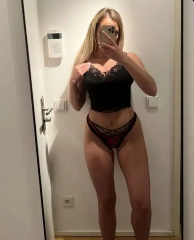 tpjqyjrty (22) female from US - sexting partner