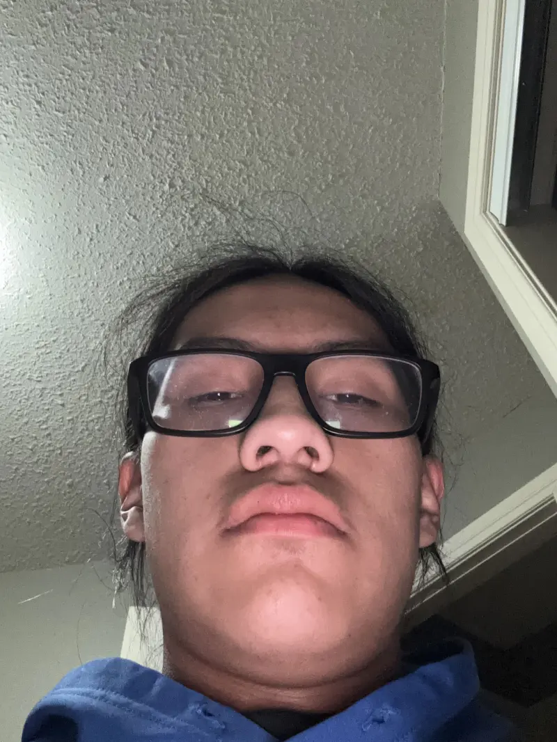 treybronwyn9 (18) male from CA - sexting partner