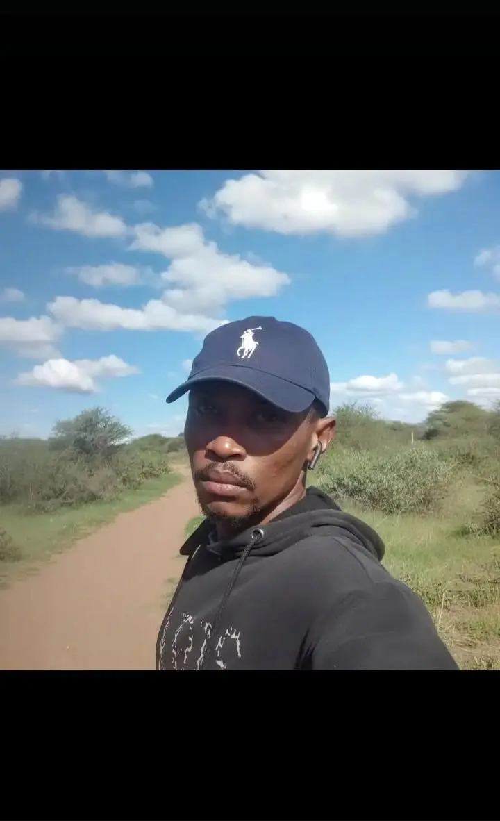 tshepopotsane537 (18) male from ZA - sexting partner