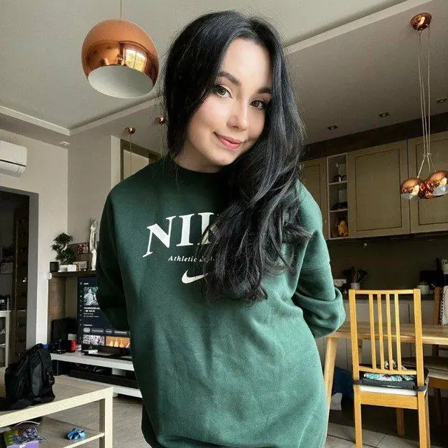 ttovo1099 (18) female from US - sexting partner