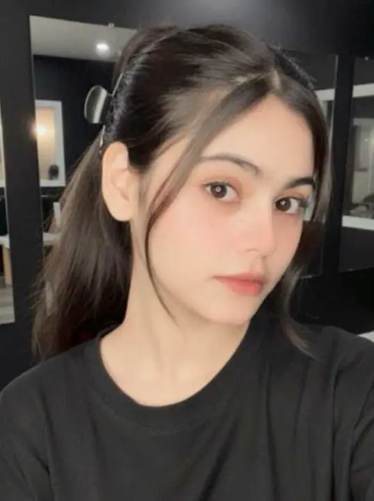 tugakuwu (18) female from AT - sexting partner