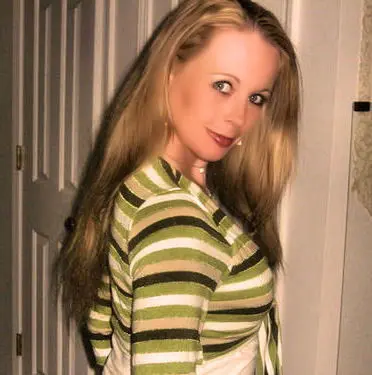 twne4o5vqm (18) female from US - sexting partner