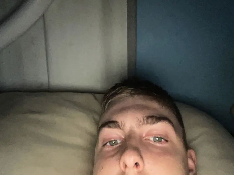 tysondeuchar0 (18) male from AU - sexting partner