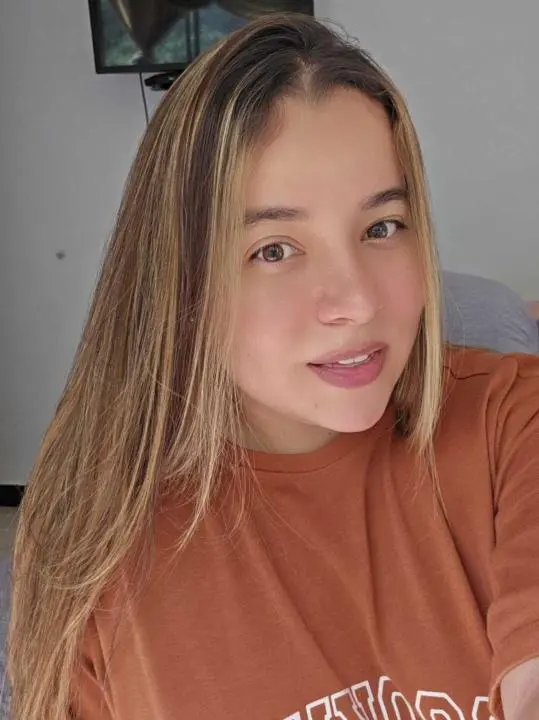 u0wizhy4np (18) female from US - sexting partner