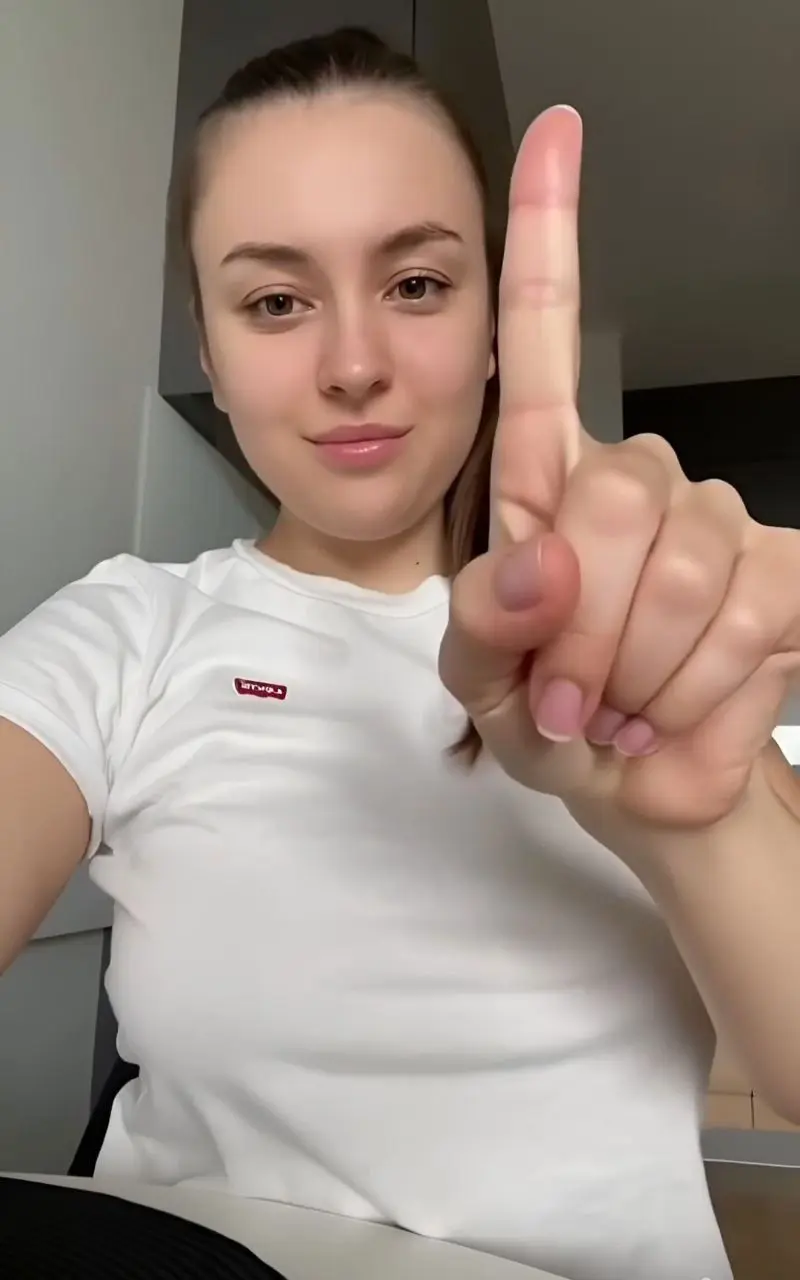 ufaxk (18) female from US - sexting partner