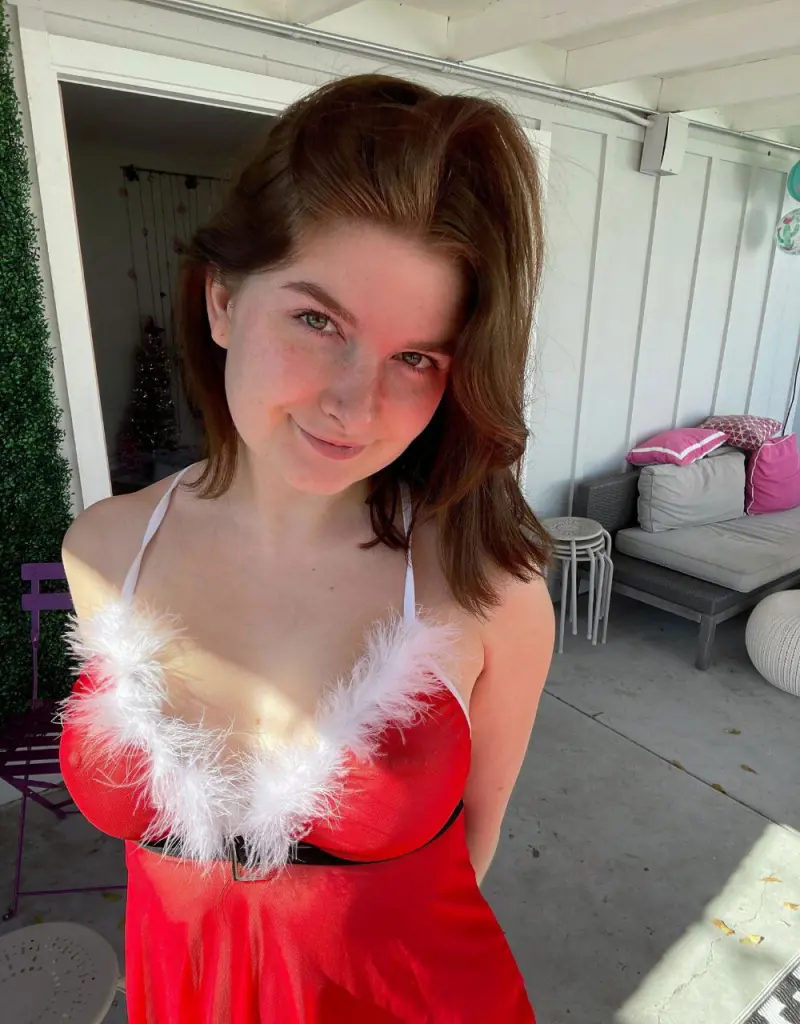 umpaz7 (25) female from US - sexting partner