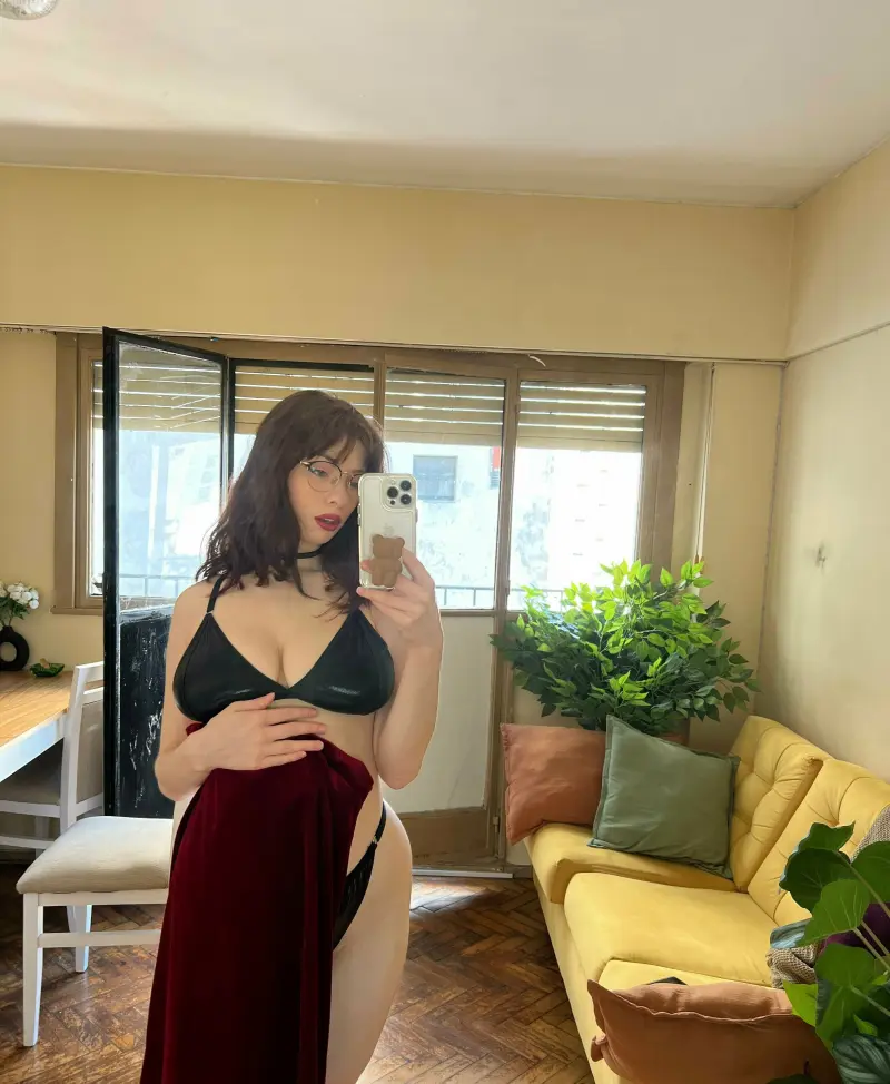 unasqk (18) female from US - sexting partner