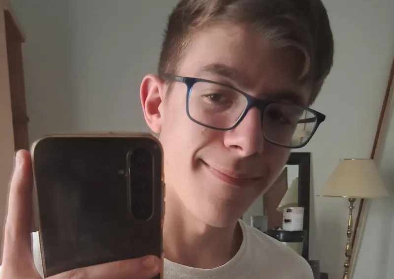 ungmayl4 (18) male from ES - sexting partner