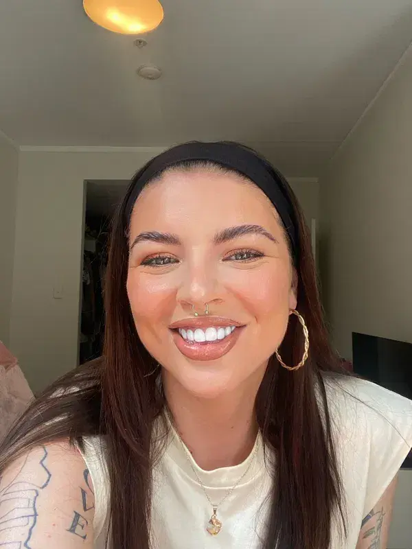 upykup (18) female from US - sexting partner