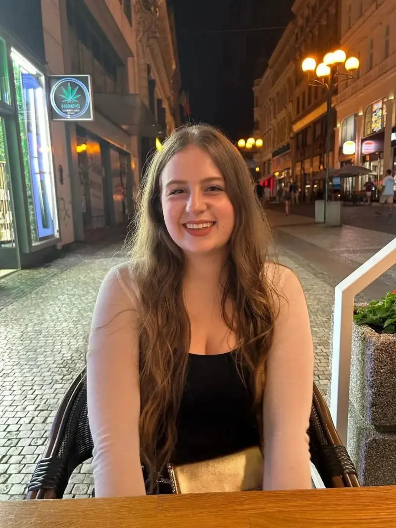 utorilafg (21) female from AU - sexting partner