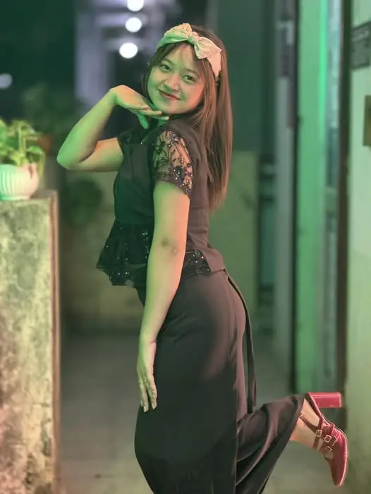 vagemo8336 (24) female from AG - sexting partner