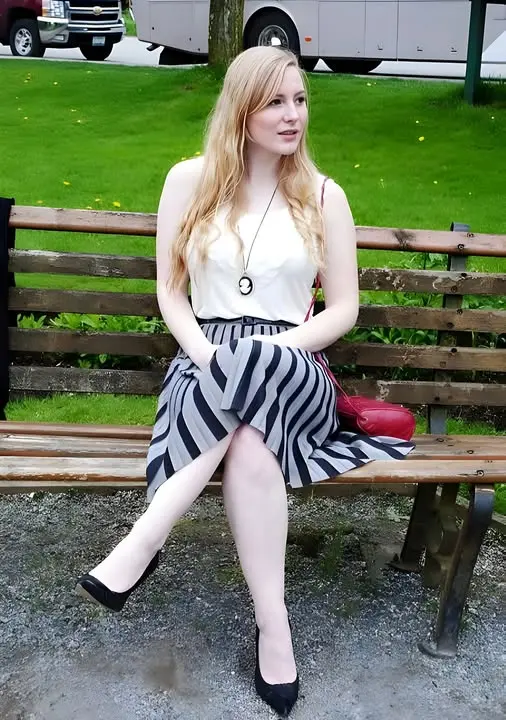 vakotat858 (18) female from CA - sexting partner