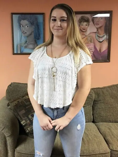 valike4530 (18) female from CA - sexting partner