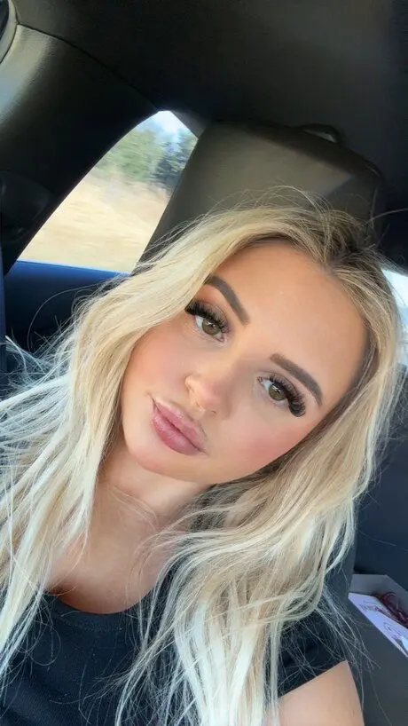 vaside5277 (18) female from US - sexting partner