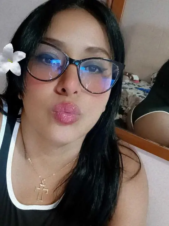 vatevi5741 (18) female from US - sexting partner