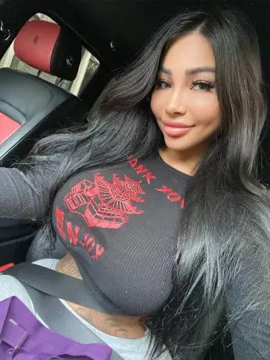 veeeee (18) female from US - sexting partner