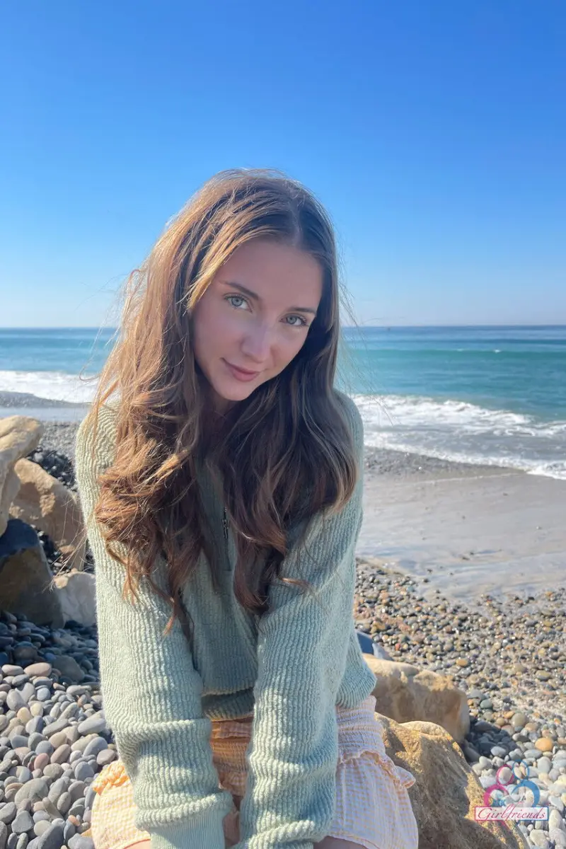 vefal11763 (18) female from BO - sexting partner