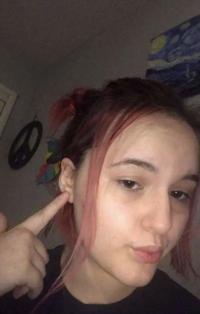 vegere9241 (18) female from US - sexting partner