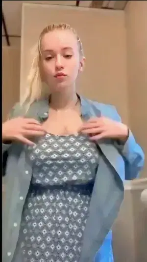 vekac99622 (22) female from DE - sexting partner