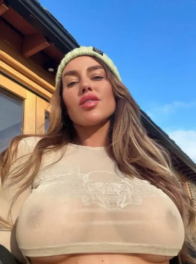 velabo3722 (18) female from CA - sexting partner