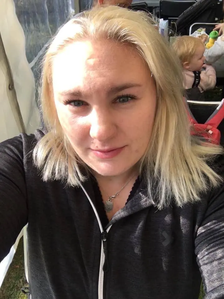 veronicathea0 (18) female from US - sexting partner