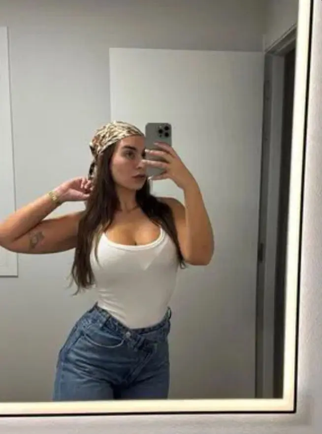 vfdkwos (18) female from CA - sexting partner