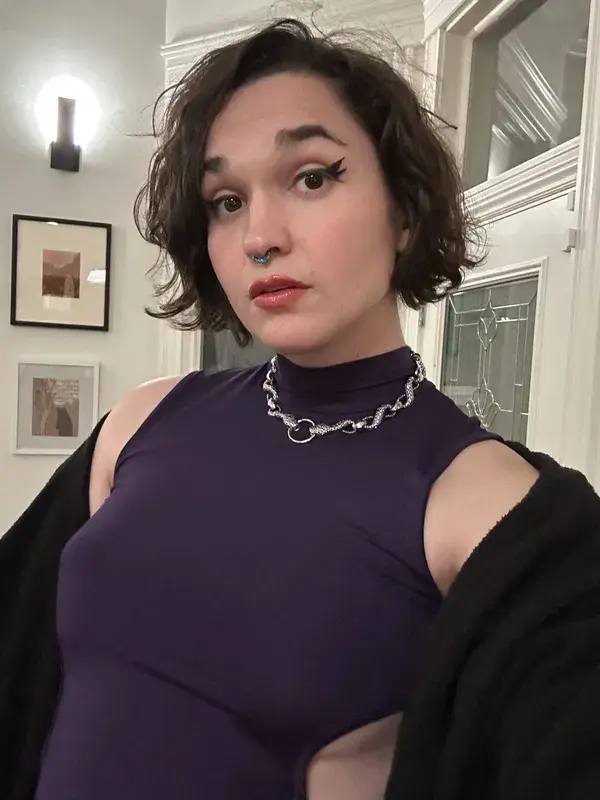 vicog56710 (22) female from US - sexting partner