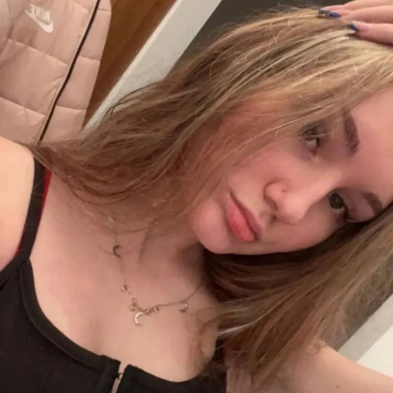 vinihek269 (18) female from US - sexting partner