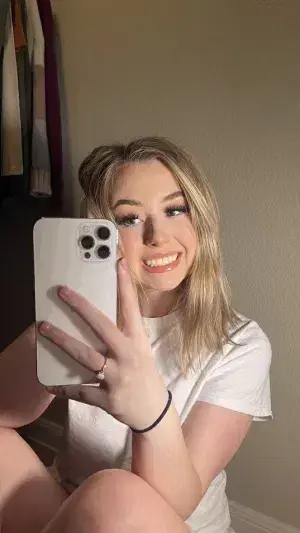 vixeho1339 (24) female from NO - sexting partner