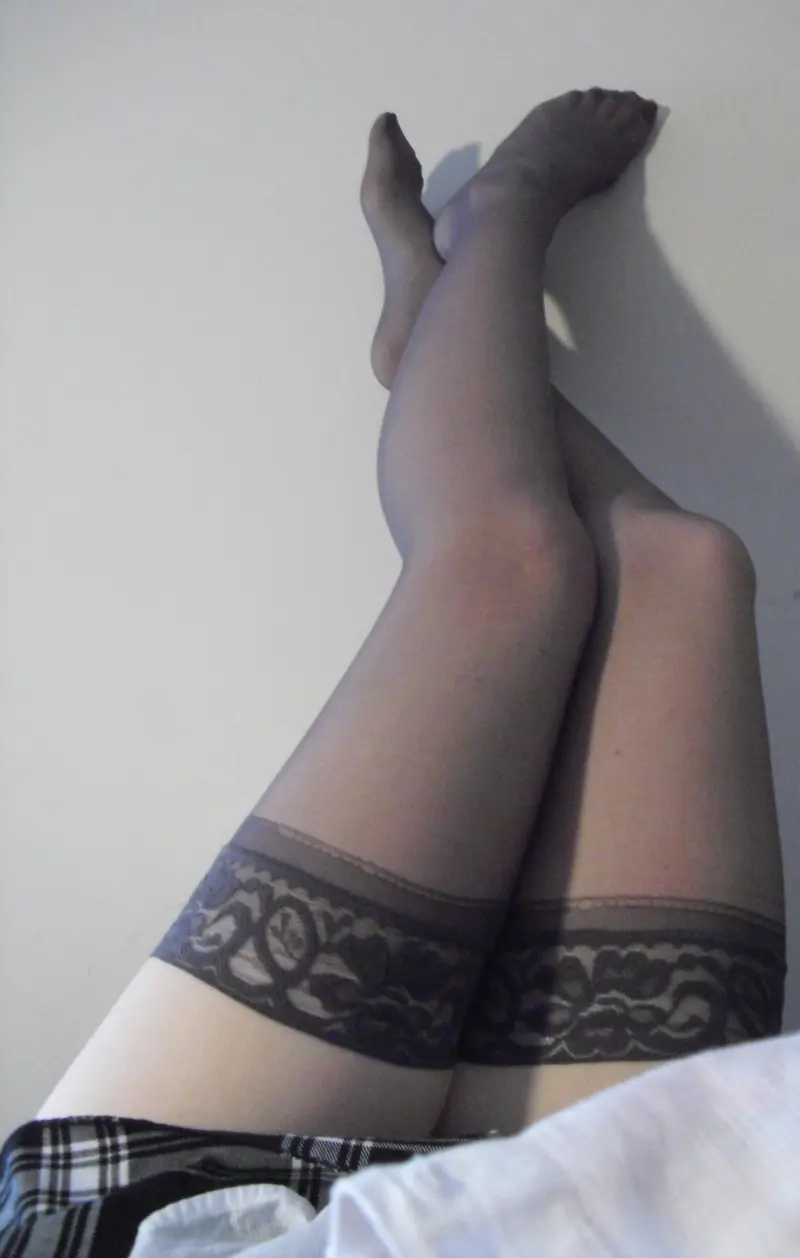 vixymigi (18) female from GB - sexting partner