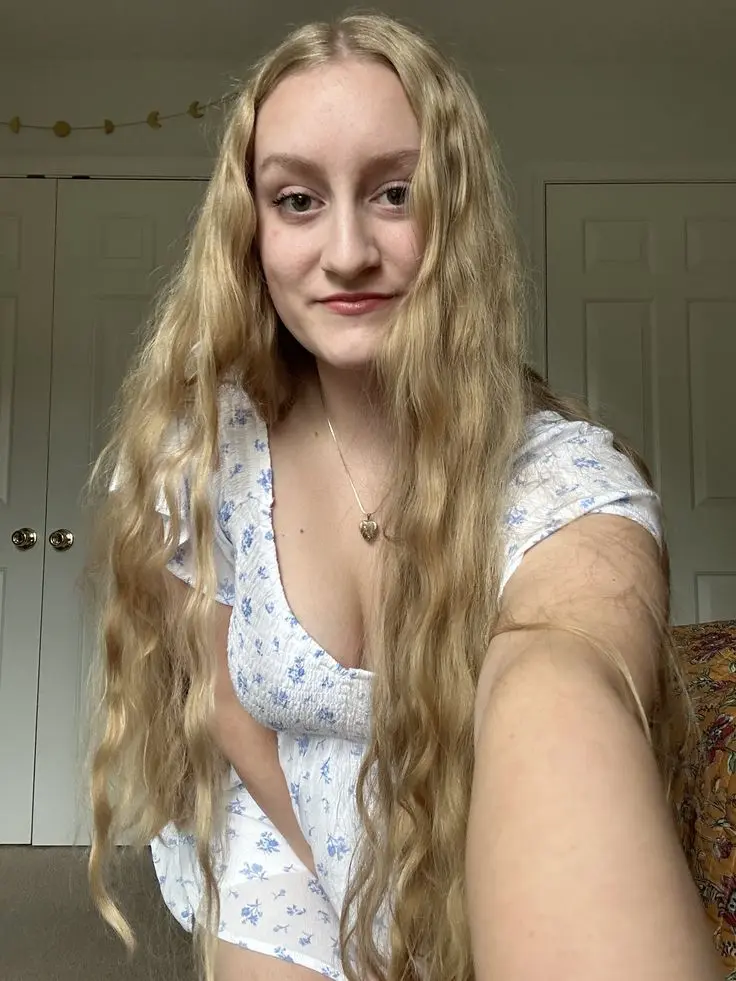 vodal59227 (18) female from BE - sexting partner