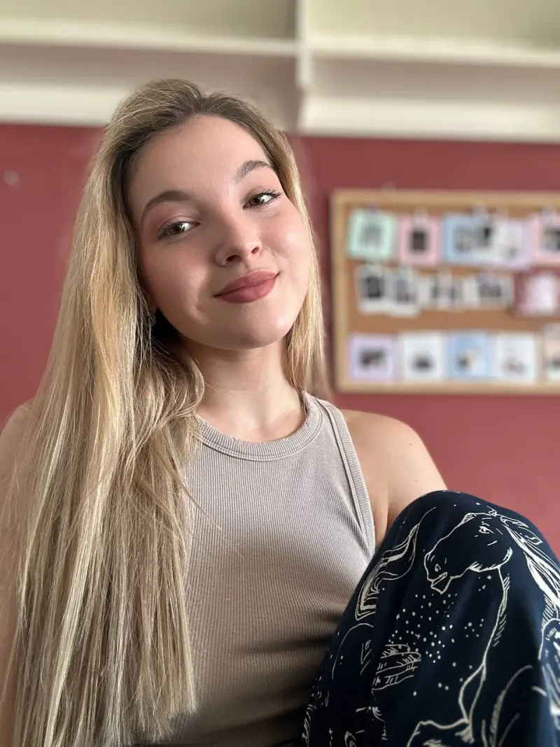 vogokew153 (18) female from DK - sexting partner