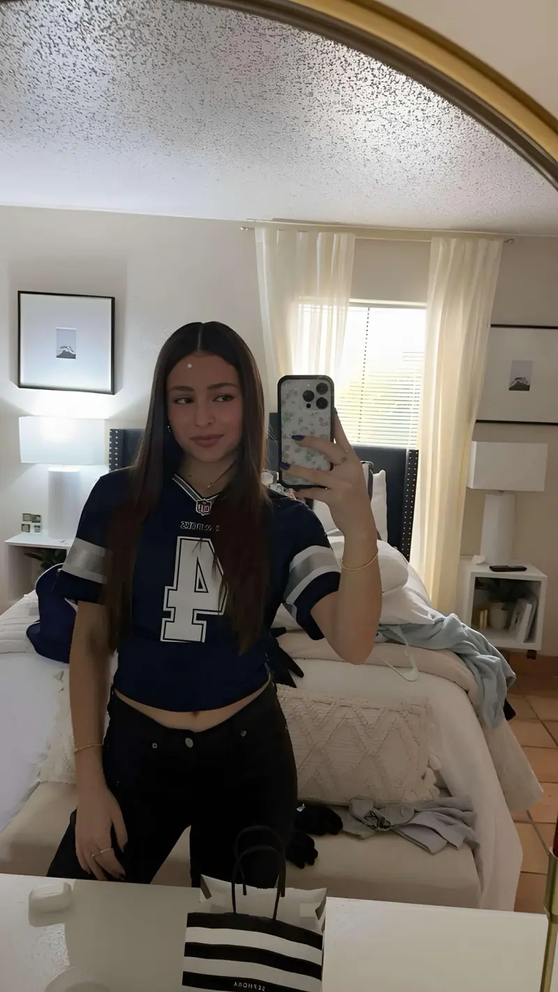 vokewil693 (18) female from GB - sexting partner