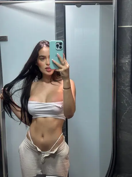 vonacot251 (18) female from GB - sexting partner