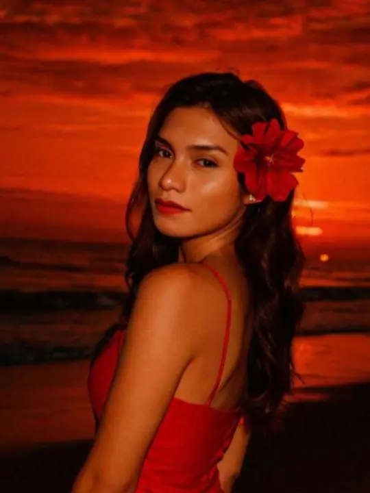 vujulybo (18) female from GB - sexting partner